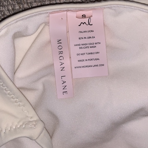 Morgan lane Embroidered swimsuit Mrs - Picture 6 of 6